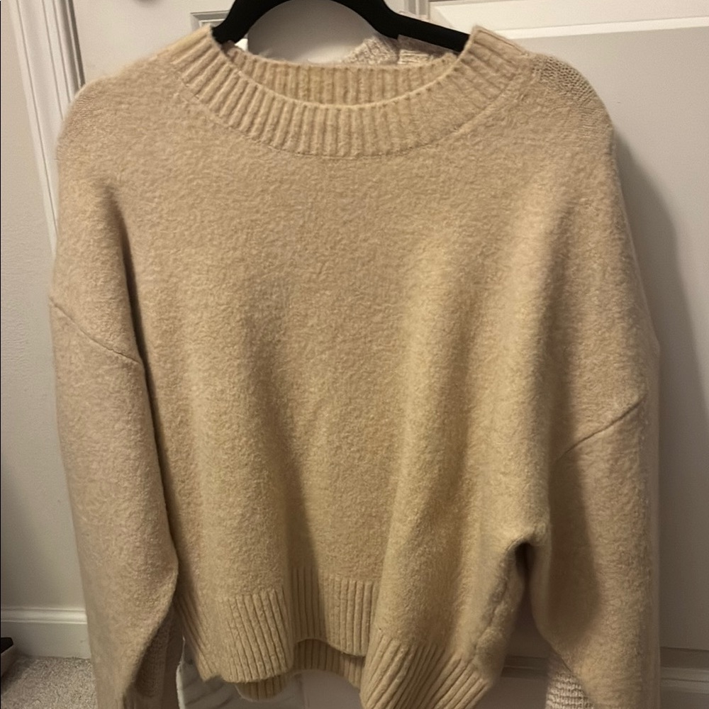 Zara Cream Crew Neck Sweater with Relaxed Fit